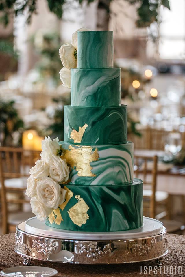 Gorgeous green and gold marble cake design